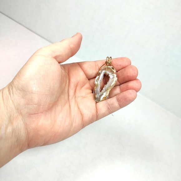 Gold Tone Wire Wrapped Agate Natural Raw Geode Druzy Sliced Stone Pendant Boho - Picture 16 of 16